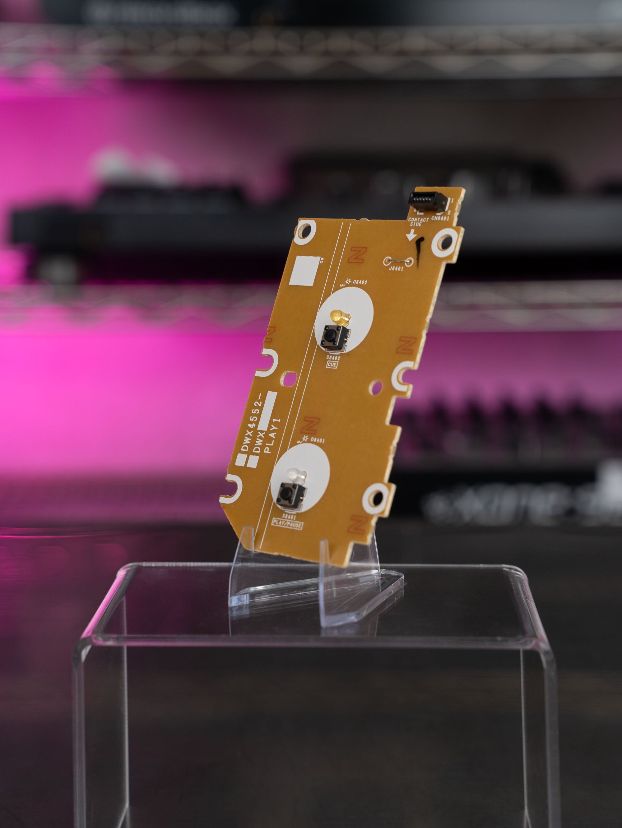 DWX4552