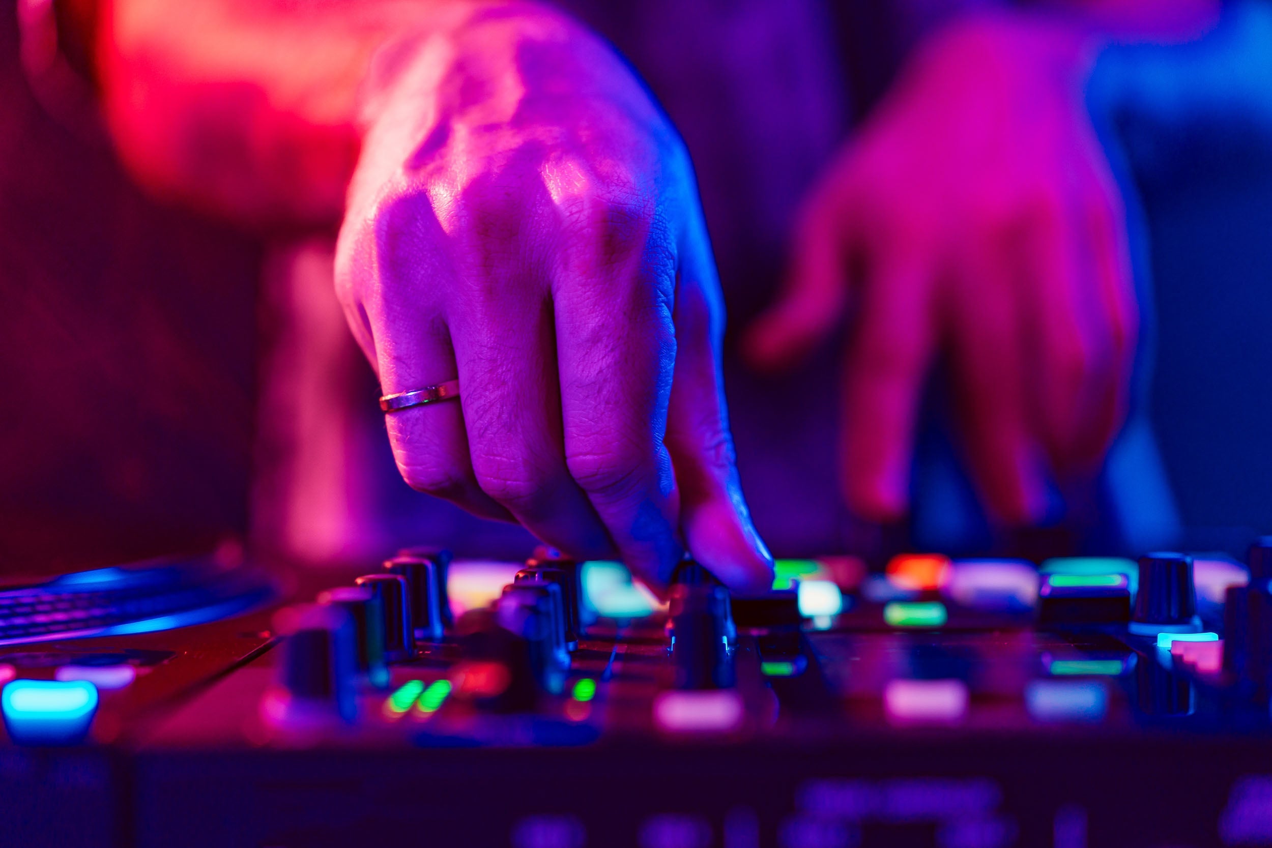 Repairs | Disco Techs Australia | DJ and Pro Audio Repairs